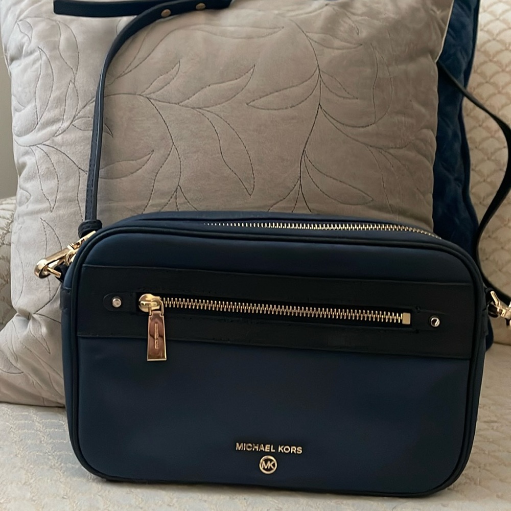 Michael Kors Jet Set Crossbody in Navy